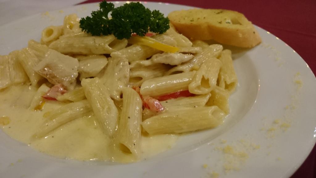 Bellmans Restaurant & Guesthouse Karon Dış mekan fotoğraf