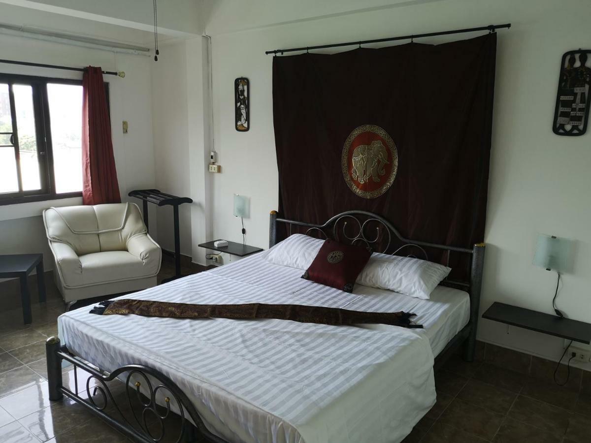 Bellmans Restaurant & Guesthouse Karon Dış mekan fotoğraf